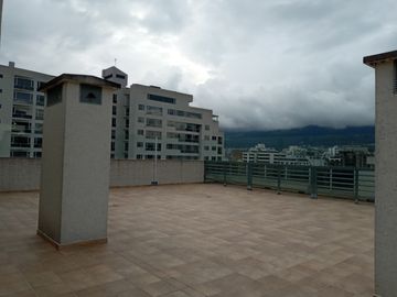EN VENTA, luminoso   y amplio departamento LA PAZ. $145000