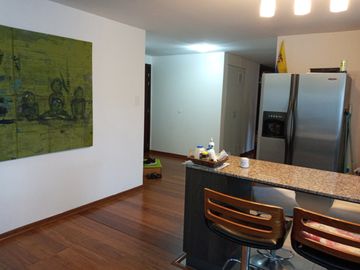 EN VENTA, luminoso   y amplio departamento LA PAZ. $145000