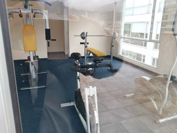 EN VENTA, luminoso   y amplio departamento LA PAZ. $145000