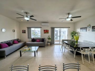 Departamento de 3 habitaciones, 2 baños completos en Selvanova coto 6, Playa del Carmen, Quintana Roo.