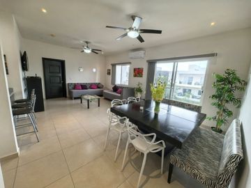 Departamento de 3 habitaciones, 2 baños completos en Selvanova coto 6, Playa del Carmen, Quintana Roo.