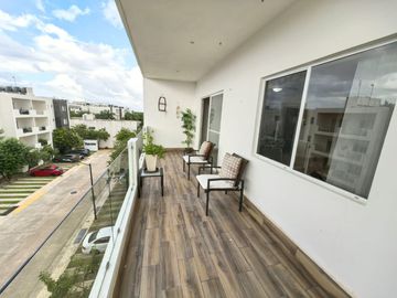 Departamento de 3 habitaciones, 2 baños completos en Selvanova coto 6, Playa del Carmen, Quintana Roo.