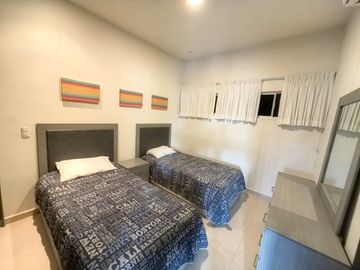 Departamento de 3 habitaciones, 2 baños completos en Selvanova coto 6, Playa del Carmen, Quintana Roo.