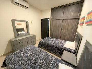 Departamento de 3 habitaciones, 2 baños completos en Selvanova coto 6, Playa del Carmen, Quintana Roo.