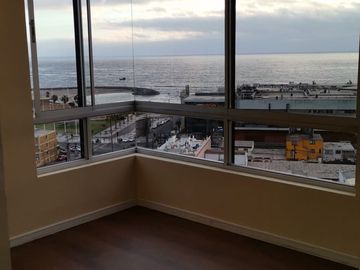 Vendo comodo departamento Avenida Iquique, cerca de Santo Tomas, Antofagasta