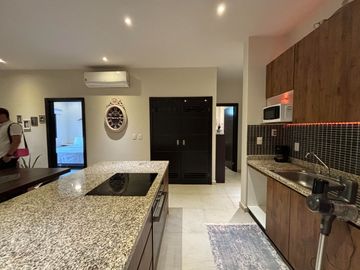 DEPARTAMENTO EN VENTA EN PLAYA DEL CARMEN CON 3 RECAMARAS