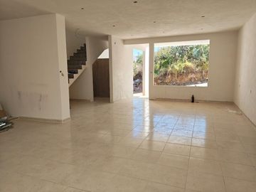 🏡 🏡 ¡ CASA EN PRE-VENTA  COL. EXQUITLAN, TULANCINGO HGO, esta hermosa propiedad de 3 recámaras está lista para convertirse en tu nueva casa. 🏡 🏡