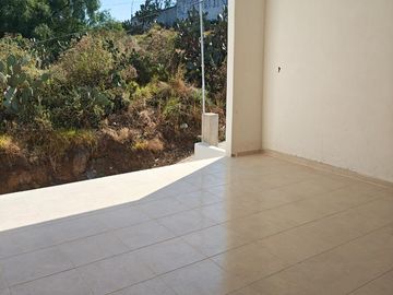 🏡 🏡 ¡ CASA EN PRE-VENTA  COL. EXQUITLAN, TULANCINGO HGO, esta hermosa propiedad de 3 recámaras está lista para convertirse en tu nueva casa. 🏡 🏡