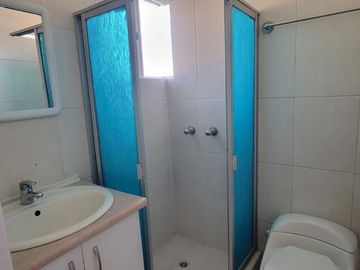 Se Vende Linda Casa en Conjunto Privado dentro de la Urb. Pinar Alto a minutos del Centro Comercial El Bosque