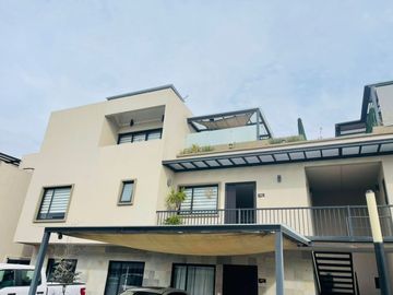 🏡 LOFT EN VENTA con diseño moderno y acceso a una casa club que redefine el lujo y la comodidad.