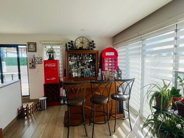 🏡 LOFT EN VENTA con diseño moderno y acceso a una casa club que redefine el lujo y la comodidad.