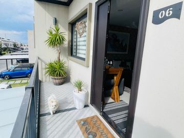 🏡 LOFT EN VENTA con diseño moderno y acceso a una casa club que redefine el lujo y la comodidad.
