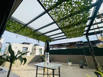 🏡 LOFT EN VENTA con diseño moderno y acceso a una casa club que redefine el lujo y la comodidad.