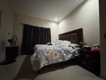 CASA EN RENTA AMUEBLADA Y EQUIPADA EN SANTIAGO, N.L.