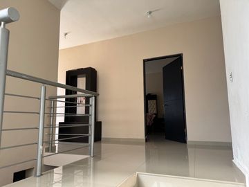 CASA EN RENTA AMUEBLADA Y EQUIPADA EN SANTIAGO, N.L.
