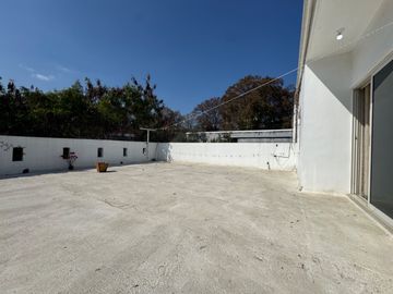 CASA EN RENTA AMUEBLADA Y EQUIPADA EN SANTIAGO, N.L.