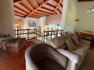Hermosa residencia en la Planicie con salida Al Golf
