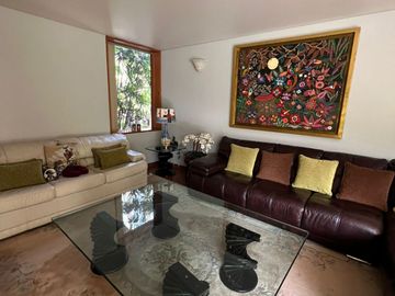 Hermosa residencia en la Planicie con salida Al Golf