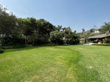 Hermosa residencia en la Planicie con salida Al Golf