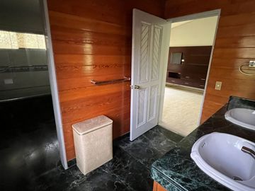 Hermosa residencia en la Planicie con salida Al Golf