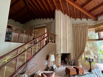 Hermosa residencia en la Planicie con salida Al Golf