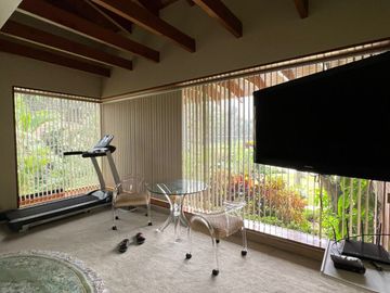 Hermosa residencia en la Planicie con salida Al Golf