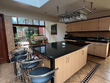 Hermosa residencia en la Planicie con salida Al Golf