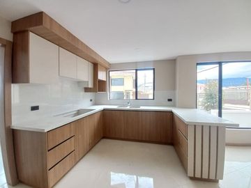 CASA RENTERA CON DEPARTAMENTO EN VENTA EN RICAURTE