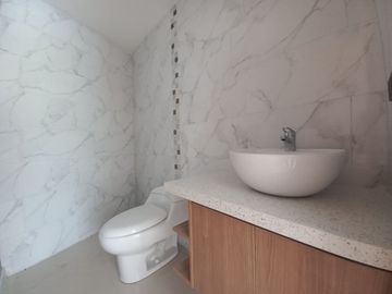 CASA RENTERA CON DEPARTAMENTO EN VENTA EN RICAURTE