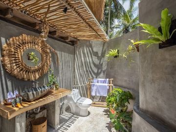 Jungle Views & Airbnb Potential: Modern Leasehold Villa in Ubud