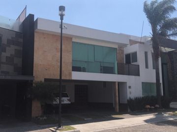 OPORTUNIDAD CASA EN VENTA EN EL CLÚSTER 999 DE LOMAS DE ANGELÓPOLIS I