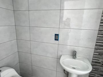 Venta de Moderno y Amplio Dpto. en Surco