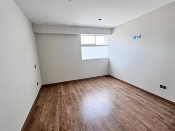 Venta de Moderno y Amplio Dpto. en Surco