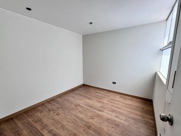 Venta de Moderno y Amplio Dpto. en Surco