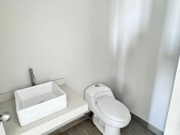 Venta de Moderno y Amplio Dpto. en Surco