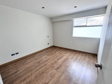 Venta de Moderno y Amplio Dpto. en Surco