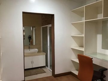 Lakeside House for sale in Eton South Lake Village, Sta. Rosa, Laguna