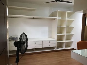 Lakeside House for sale in Eton South Lake Village, Sta. Rosa, Laguna