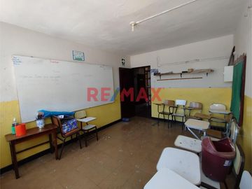 Venta De Casa De 3 Pisos En Urb. Piura // ID: 1125205