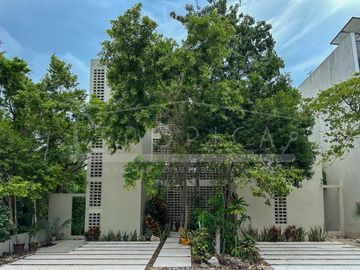 CASA VISTA-MAS QUE SOLAMENTE UNA CASA