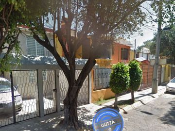 Casa en Villas de la Hacienda Atizapán de Zaragoza EDOMEX.  Remates Exclusivos, Tu nuevo hogar te espera.