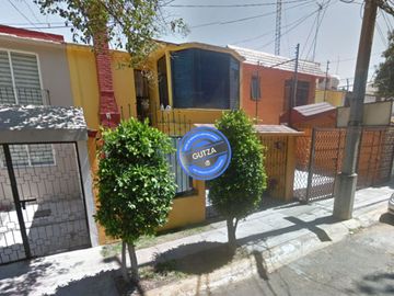 Casa en Villas de la Hacienda Atizapán de Zaragoza EDOMEX.  Remates Exclusivos, Tu nuevo hogar te espera.