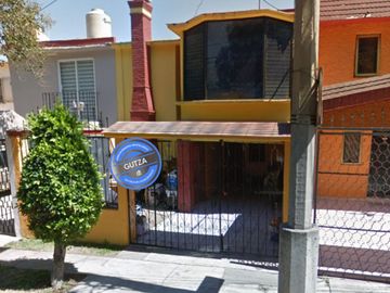 Casa en Villas de la Hacienda Atizapán de Zaragoza EDOMEX.  Remates Exclusivos, Tu nuevo hogar te espera.