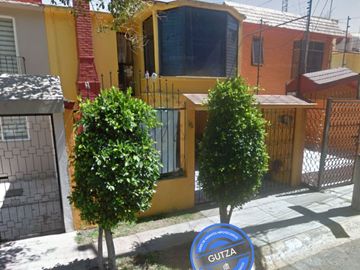 Casa en Villas de la Hacienda Atizapán de Zaragoza EDOMEX.  Remates Exclusivos, Tu nuevo hogar te espera.
