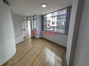 Vendo Departamento A 5 Minutos Del Ovalo De Santa Anita
