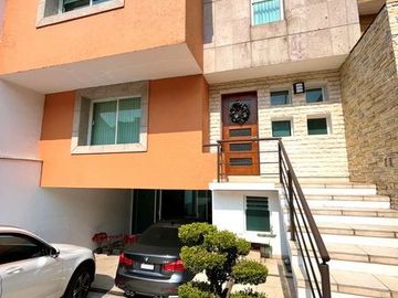 CASA EN VENTA EN JARDINES DE BELLAVISTA