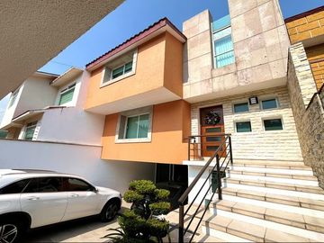 CASA EN VENTA EN JARDINES DE BELLAVISTA