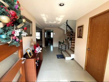 CASA EN VENTA EN JARDINES DE BELLAVISTA