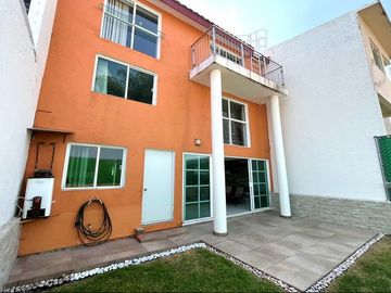 CASA EN VENTA EN JARDINES DE BELLAVISTA