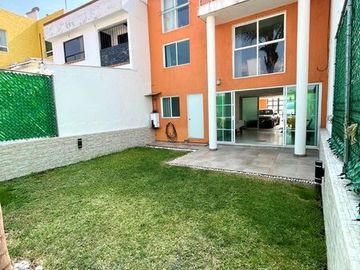 CASA EN VENTA EN JARDINES DE BELLAVISTA